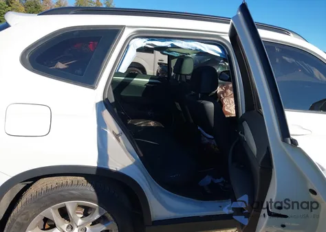 2015 BMW X1 xDrive28I from USA, damaged, VIN WBAVL1C56FVY34230